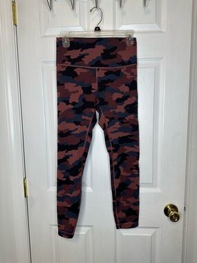 Lululemon Wunder Under High-Rise Tight Red Camo - Size 8